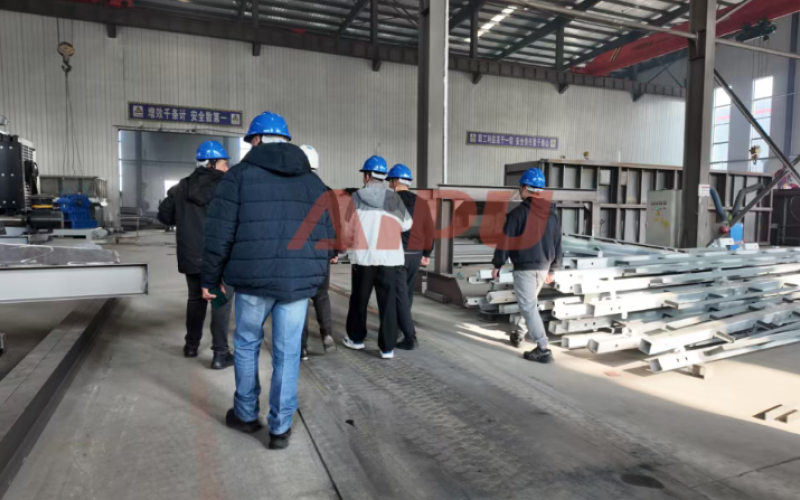 艾普固控为客户定制车载压裂罐、油水罐、循环罐通过验收并发货